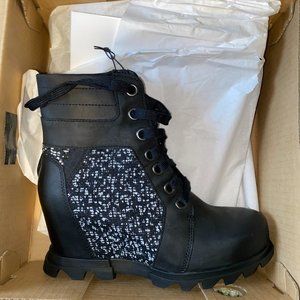 Joan of Arctic Wedge III Lexie Boots